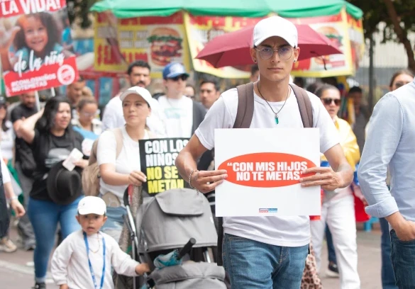 duizenden-colombianen-protesteren-tegen-de-omarming-van-genderideologie-door-de-overheid