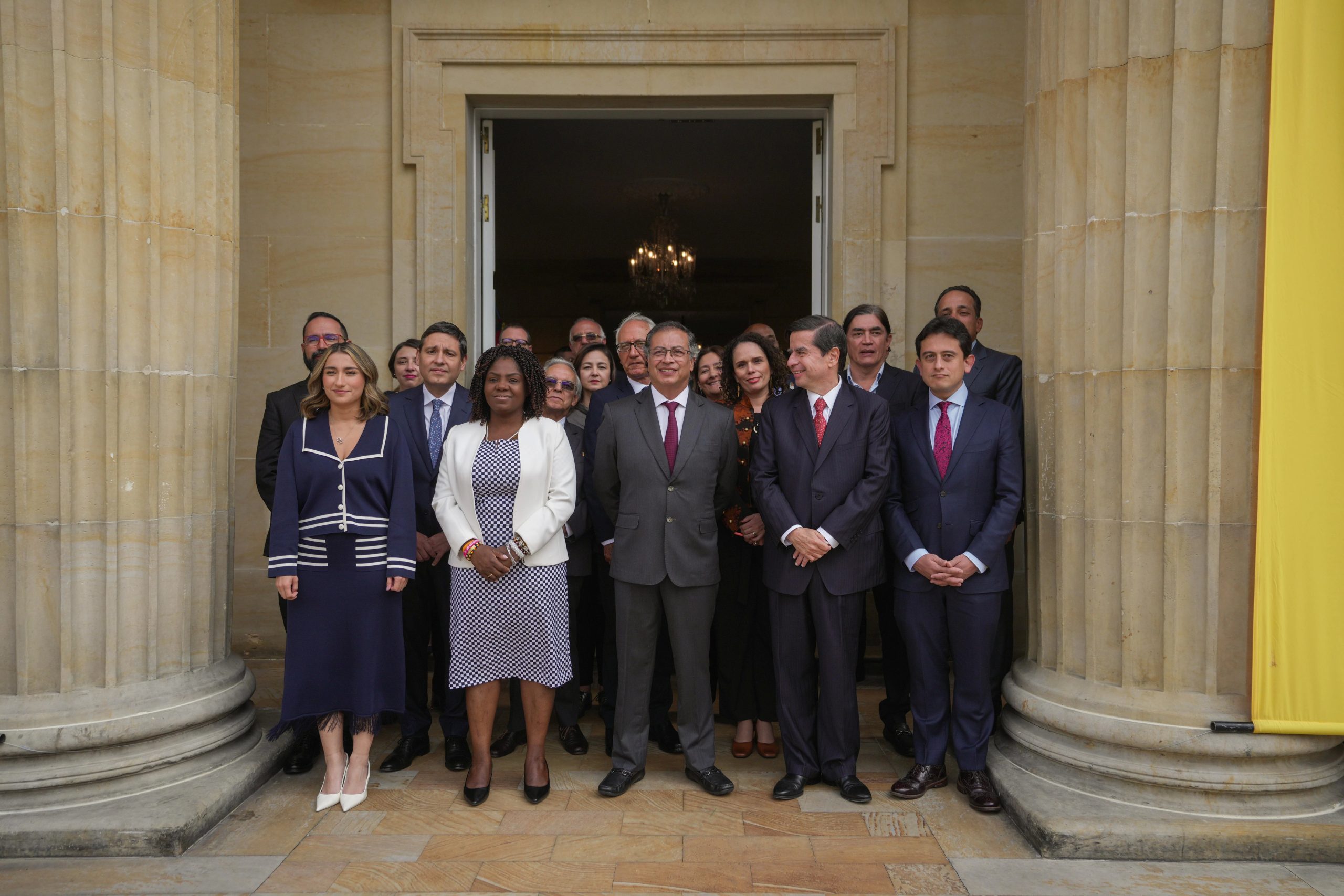 “maart-opgeroepen-in-colombia-om-te-protesteren-tegen-de-regering-voor-het推en-van-geslachtsveranderingen-voor-minderjarigen.”