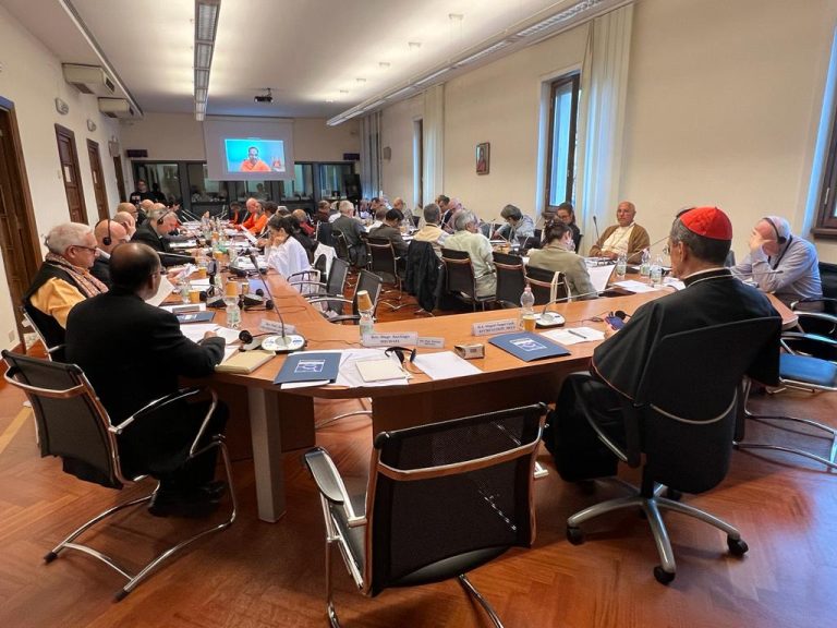 dialoogexperts-hindoes-en-christenen-in-europa-online-met-elkaar-in-gesprek