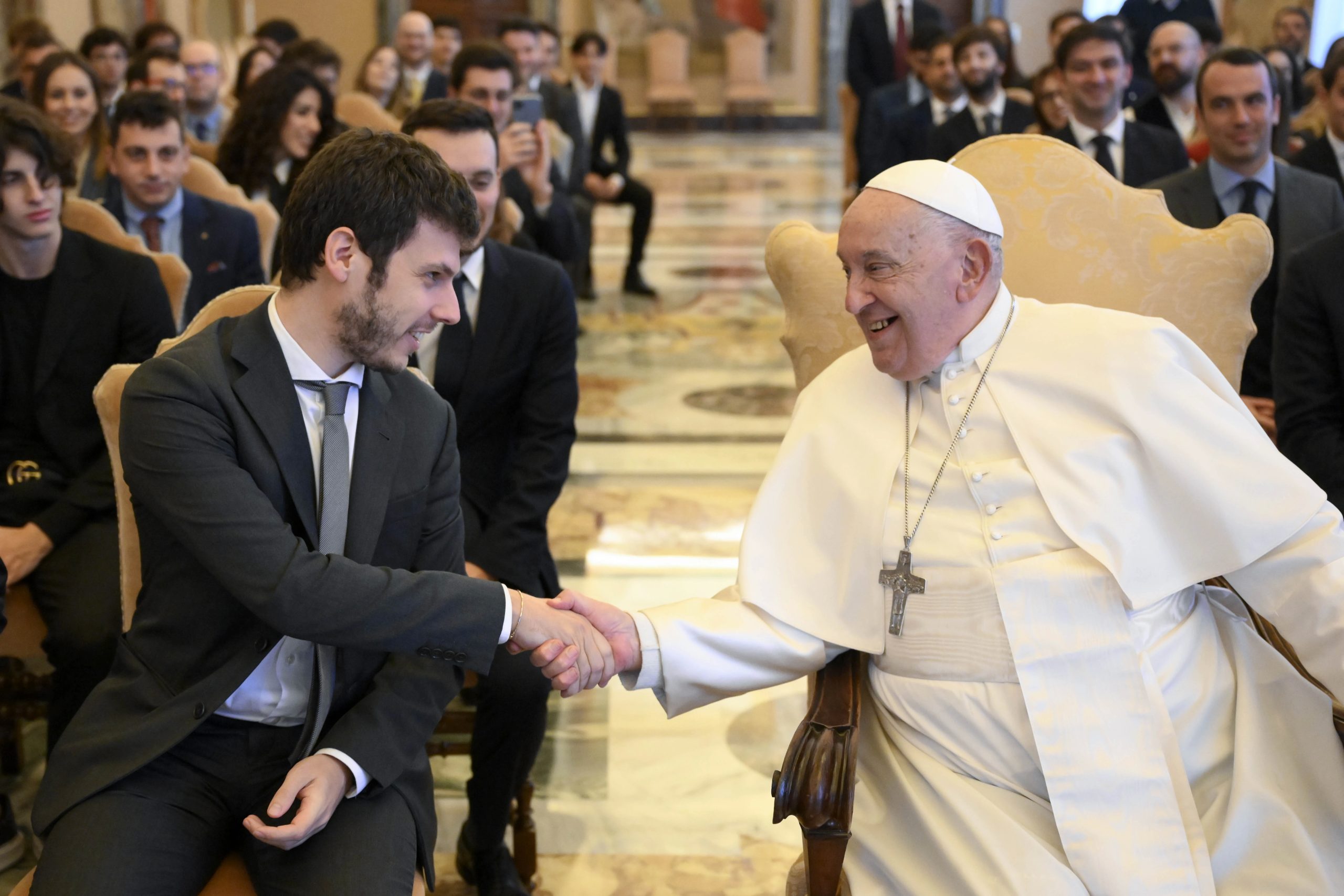 paus-franciscus:-jongeren-kunnen-‘ambachtslieden-van-hoop’-zijn-te-midden-van-geestelijke-gezondheidsuitdagingen