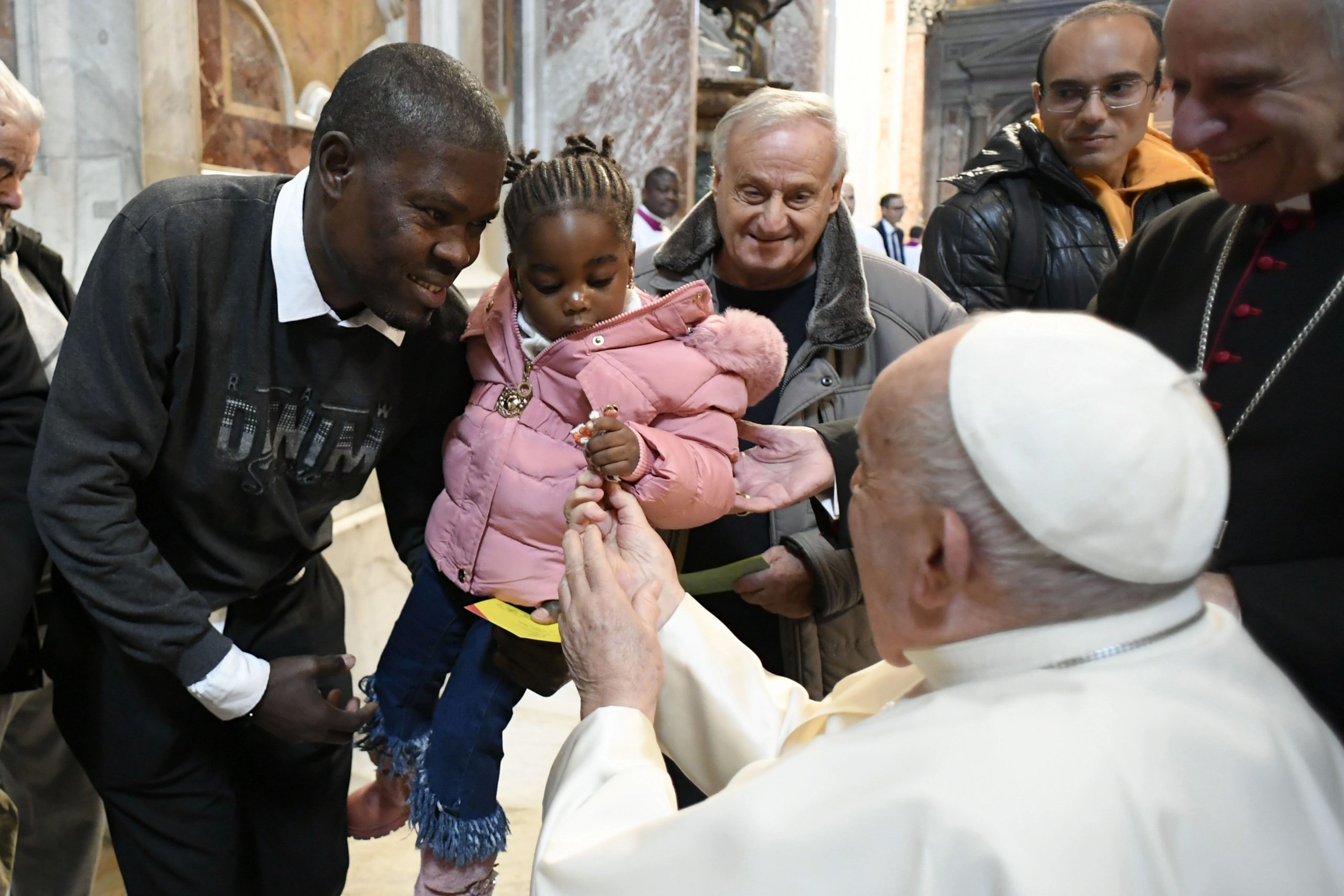 paus-franciscus:-de-armen-‘blijven-wachten’-op-de-kerk,-dat-de-overheden-actie-ondernemen