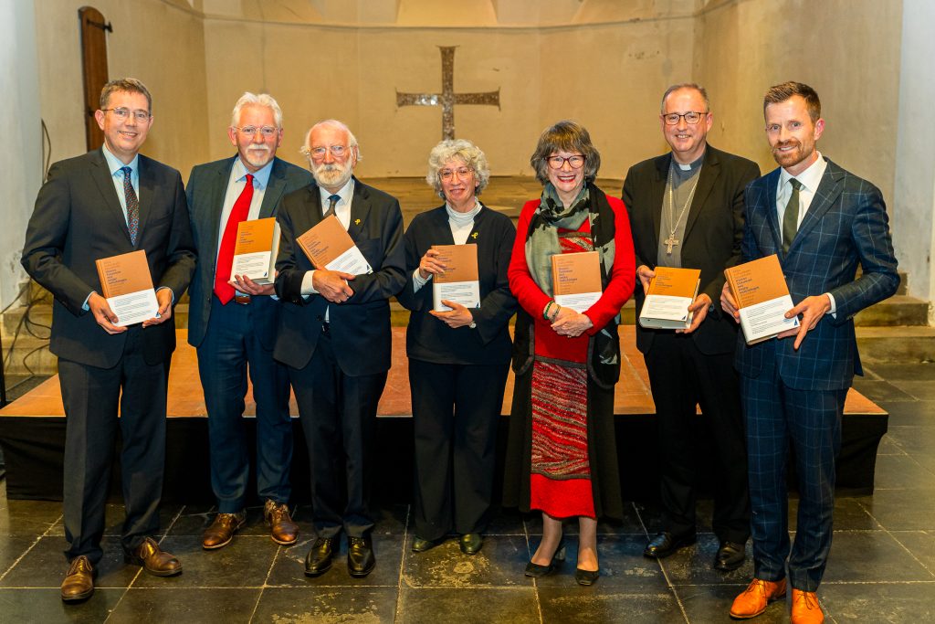 nieuwe-testament-met-joodse-toelichtingen-gepresenteerd:-‘een-boeiende-must-voor-pastores’