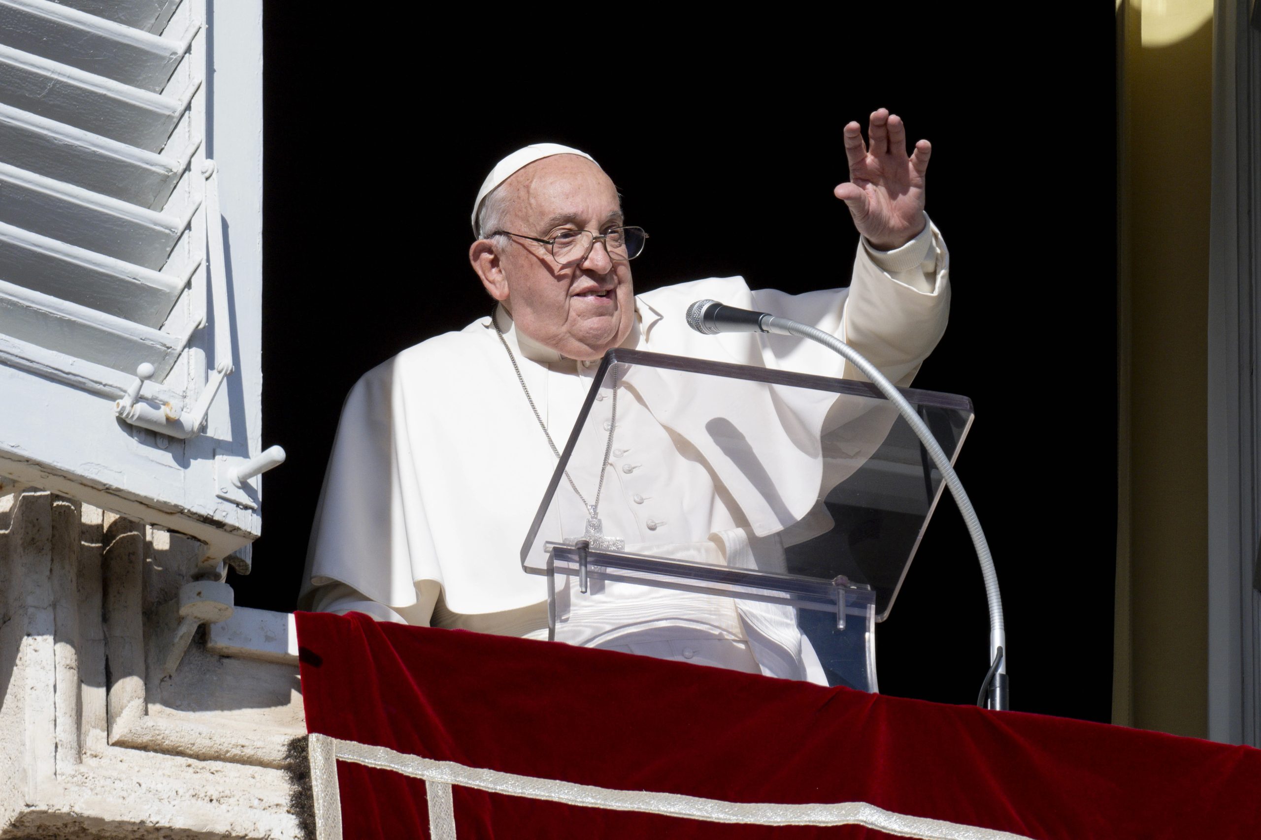 verhef-uw-hoofden,’-zegt-paus-franciscus-tegen-de-gelovigen-in-zijn-eerste-adventsboodschap-temidden-van-meerdere-conflicten