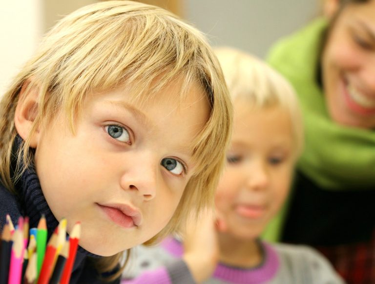 centrum-voor-vormingsonderwijs-protesteert-tegen-aangekondigde-bezuinigingen