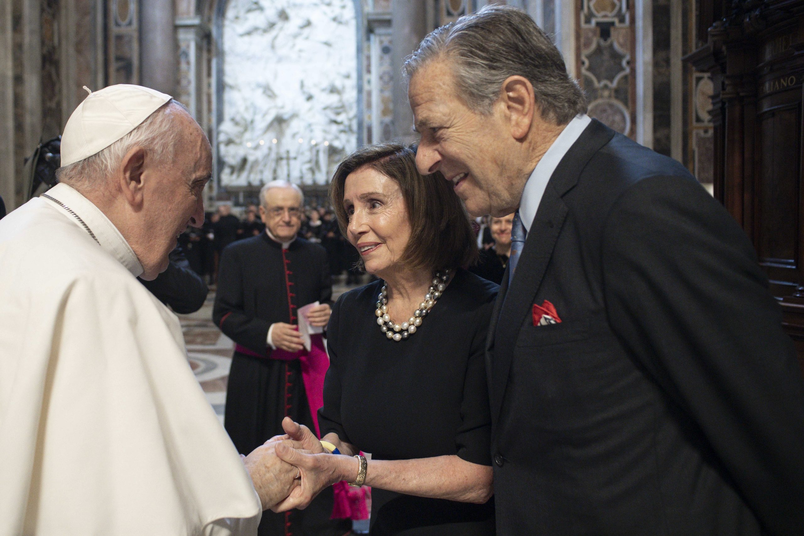 nancy-pelosi-bekritiseert-de-deal-van-paus-franciscus-met-china-in-een-interview