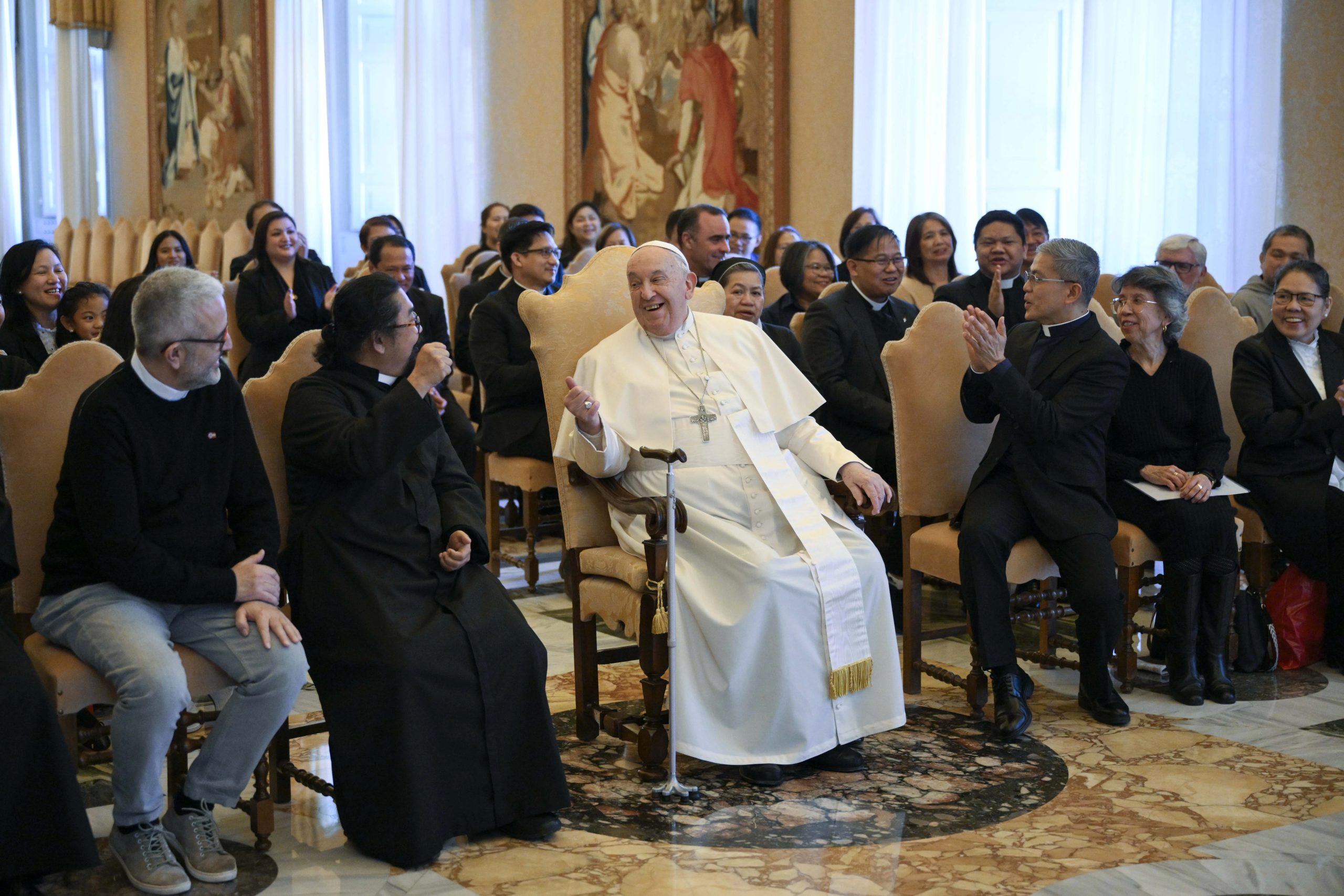 paus-franciscus-tegen-de-filippijnse-gemeenschap-in-spanje:-de-kerk-‘is-een-warme-en-gastvrije-thuis’