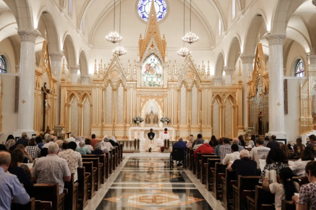 “het-heilig-sacrament-heiligdom-van-moeder-angelica-viert-de-25ste-verjaardag”