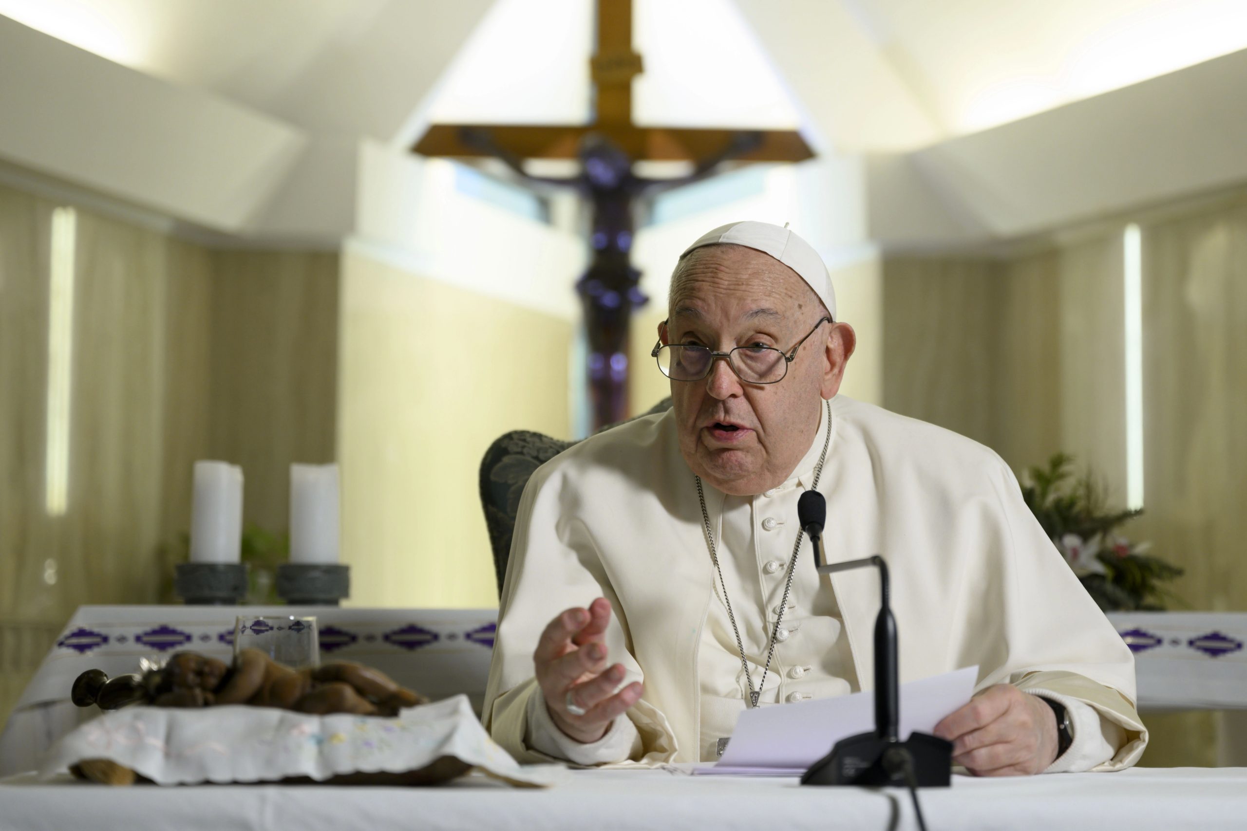 paus-franciscus-tijdens-de-zondagse-angelus-voor-kerstmis:-‘geen-enkel-kind-is-ooit-een-fout’