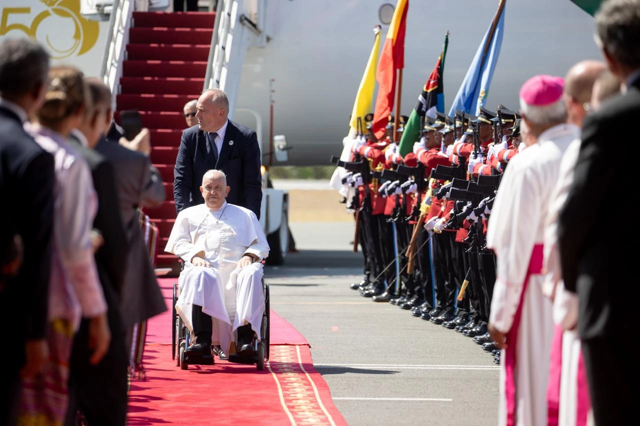 paus-franciscus’-reizen-in-2024:-historische-bezoeken-aan-zuidoost-azie,-oceanie,-belgie-en-corsica