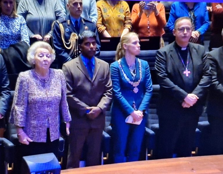 prinses-beatrix-bij-symposium-‘spiritualiteit-en-leiderschap’-van-in-vrijheid-verbonden