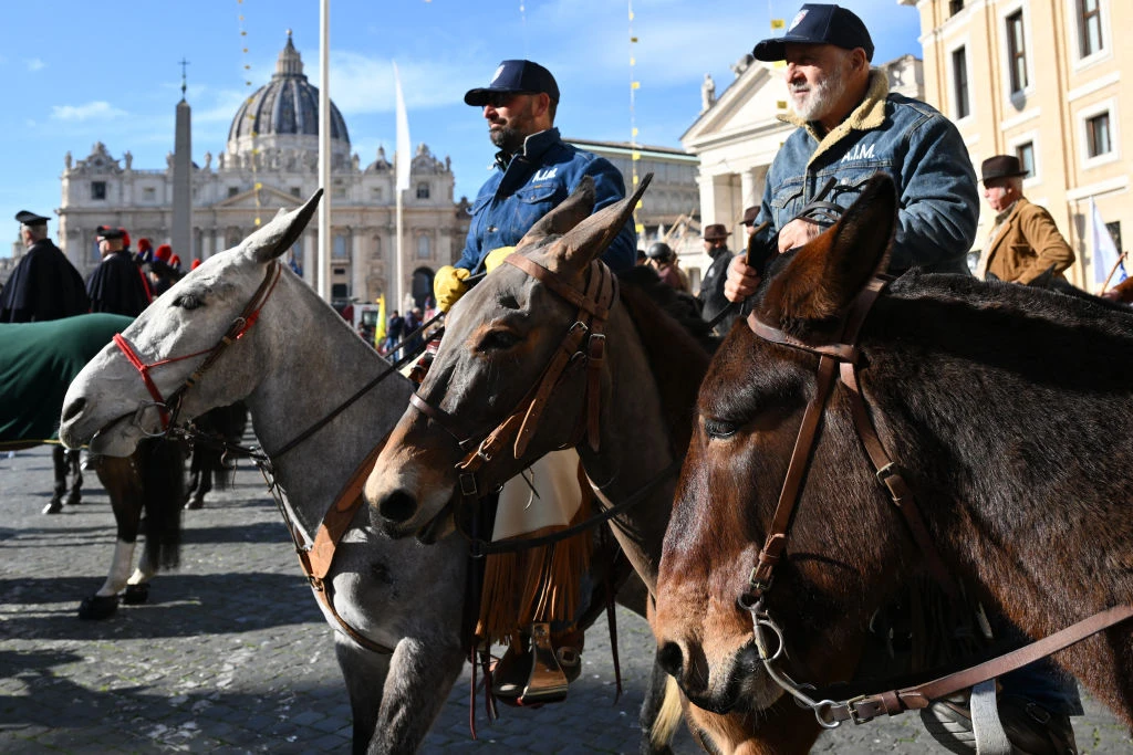 italiaanse-boeren-komen-naar-het-vaticaan-voor-de-zegen-van-dieren