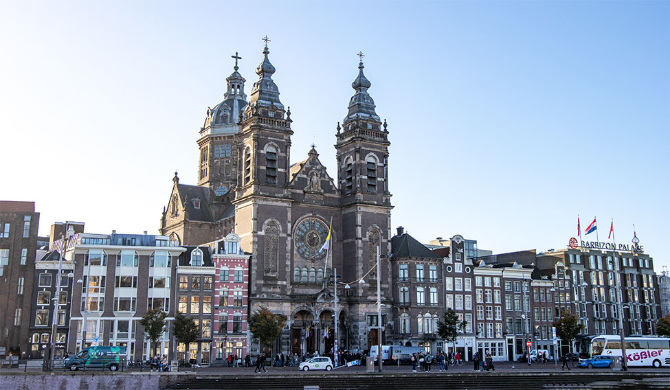 sint-nicolaasbasiliek-amsterdam-wordt-co-kathedraal-van-bisdom-haarlem-amsterdam