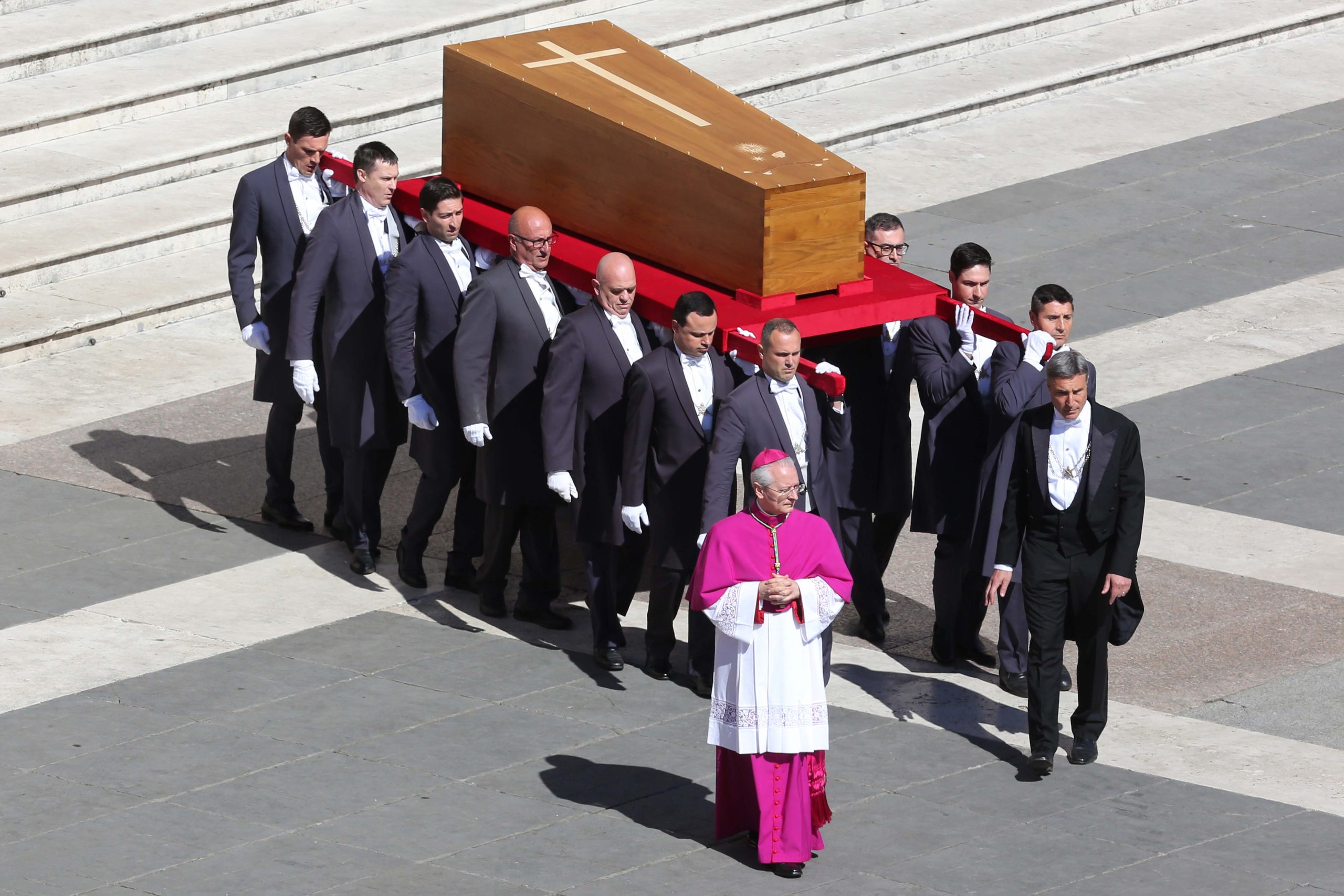 fotoverslag-uitvaart-paus-franciscus-zaterdag-26-april-2025