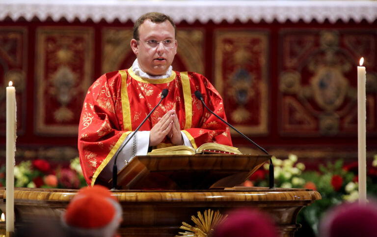 fotoverslag-woensdag-7-mei:-het-conclaaf-is-begonnen
