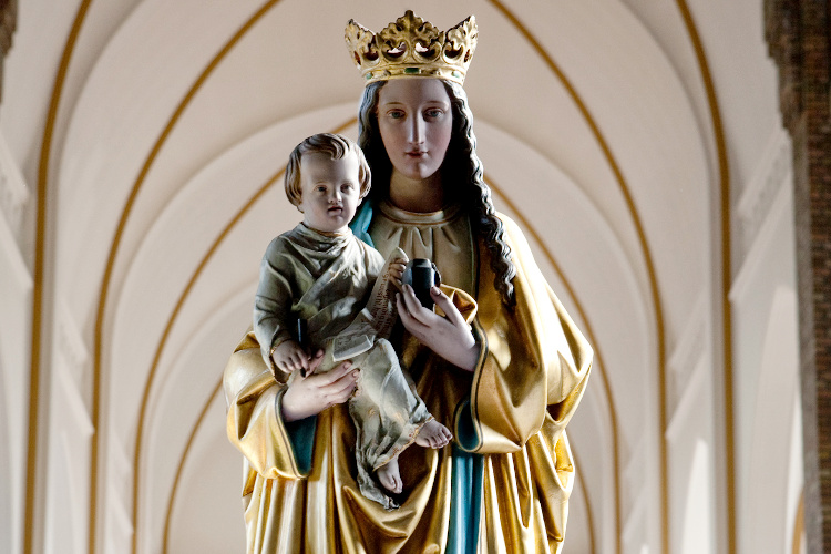 aardenburg-viert-‘maria,-teken-van-hoop’