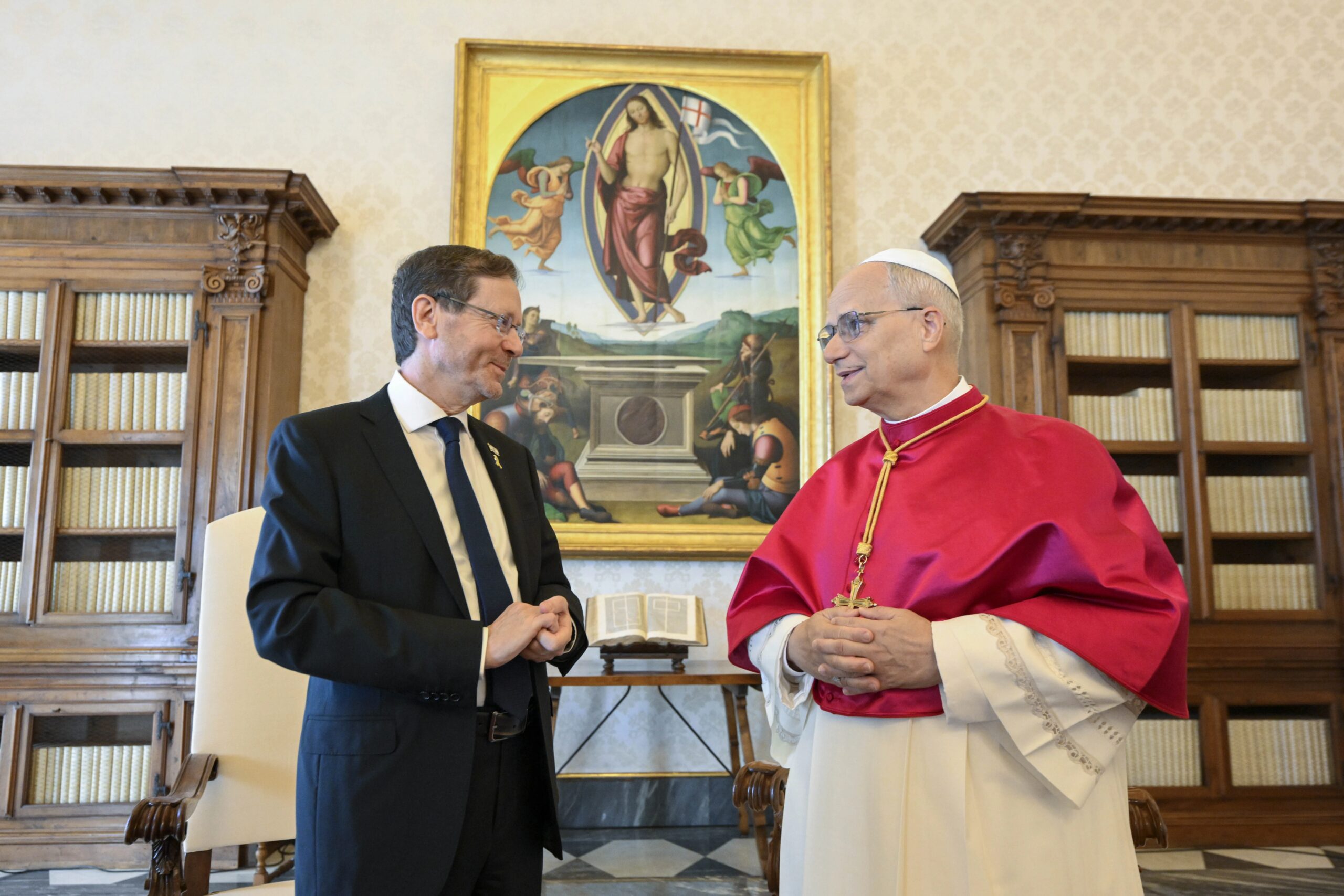paus-leo-xiv-bespreekt-gaza,-2-statenoplossing-met-israelische-president