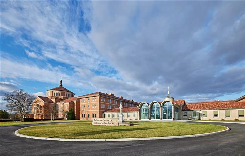 seton-shrine-viert-50-jaar-van-amerika’s-eerste-inheemse-heilige
