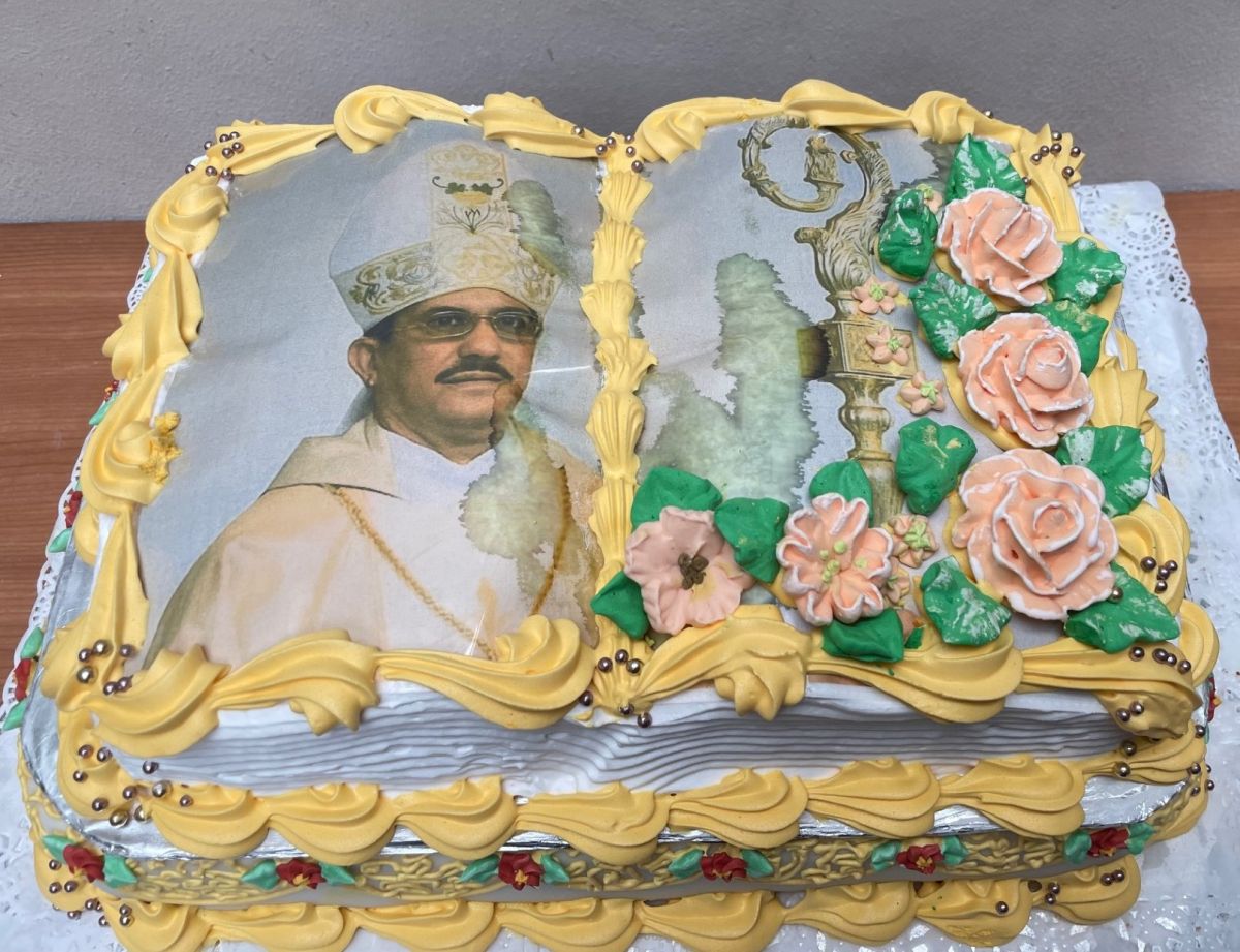 surinaamse-gemeenschap-vierde-met-mgr.-choennie