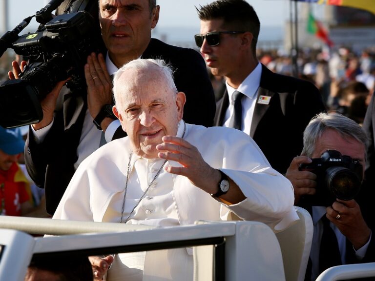 paus-franciscus-in-boodschap-wereldmissiedag-2025:-‘wees-missionarissen-van-hoop-onder-de-volken’