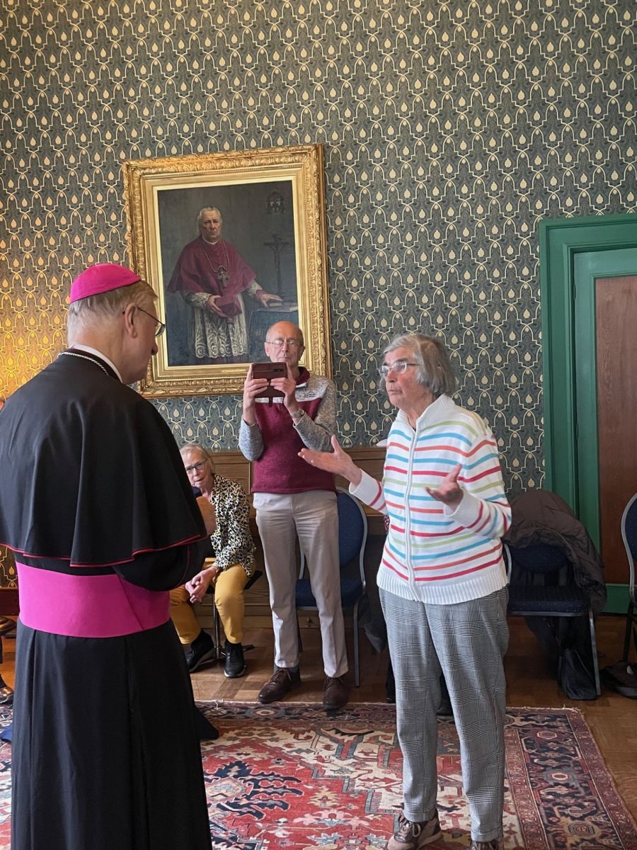 bavopenning-uitgereikt-in-bisschopshuis