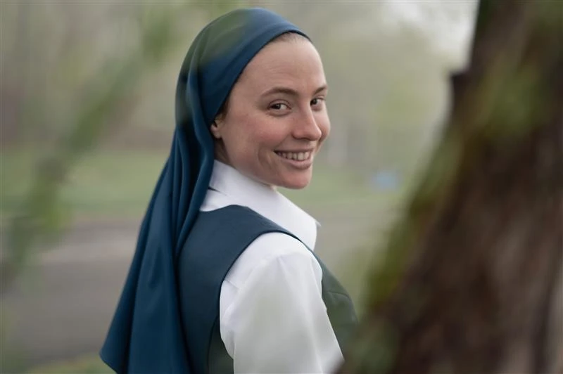 ontmoet-de-non-die-katholieke-vampierboeken-schrijft