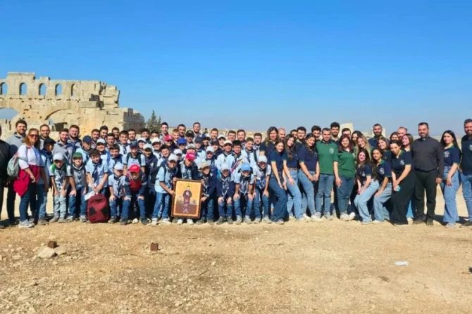 mis-opnieuw-gevierd-bij-het-oude-heiligdom-van-st.-maron-in-syrie-na-15-jaar-stilte