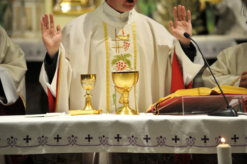 majority-of-australian-and-french-priests-are-thriving,-reports-say 