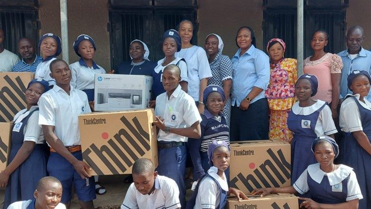 nigeria-catholic-school:-ola-sisters-call-for-global-prayers-for-315-abducted-students,-staff