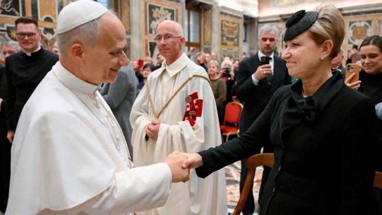 meeting-with-latvian-pilgrims,-pope-offers-spiritual-advice-for-’turbulent-times’