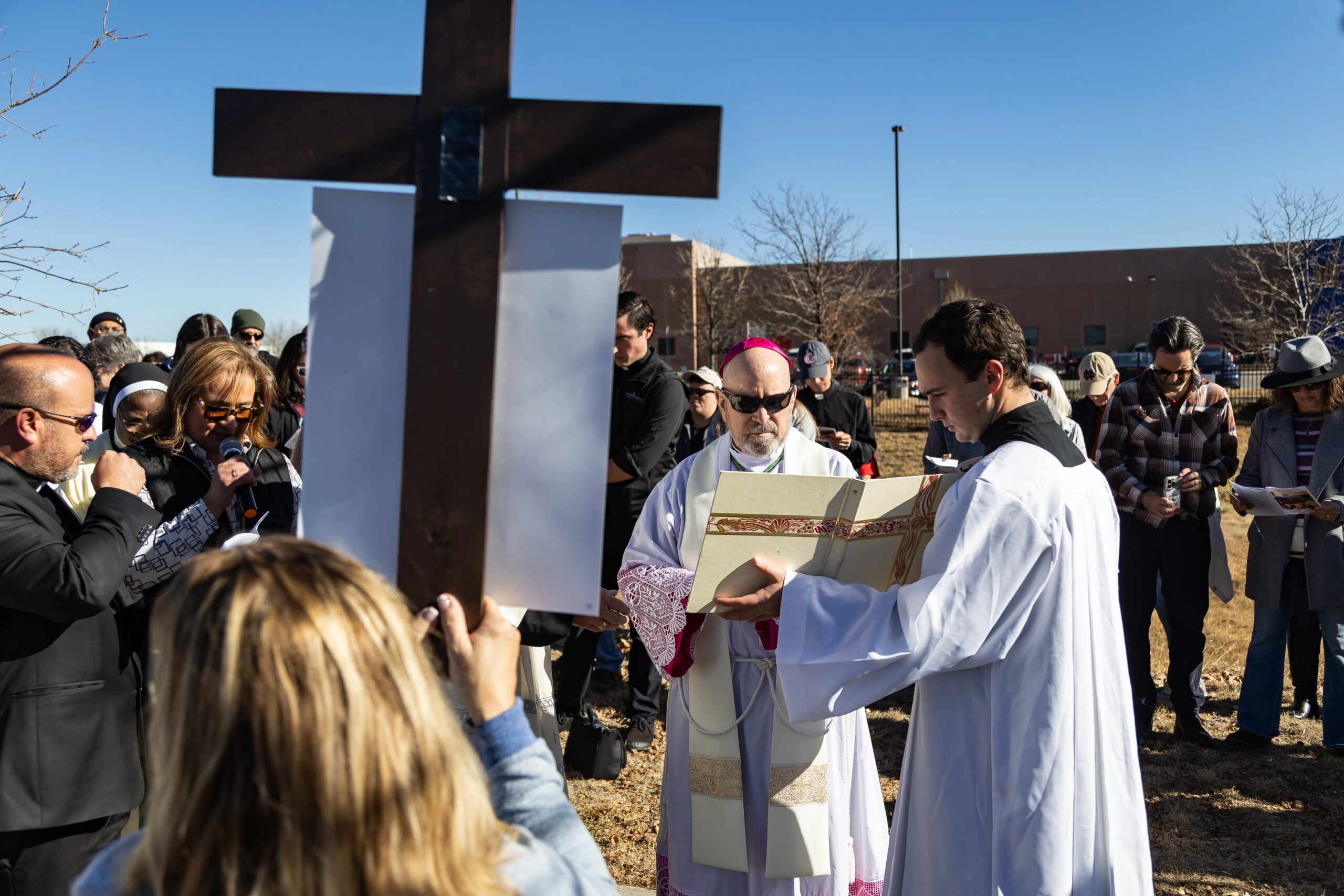bishops-lead-stations-of-the-cross-at-colorado-ice-center,-urges-dignity-for-migrants