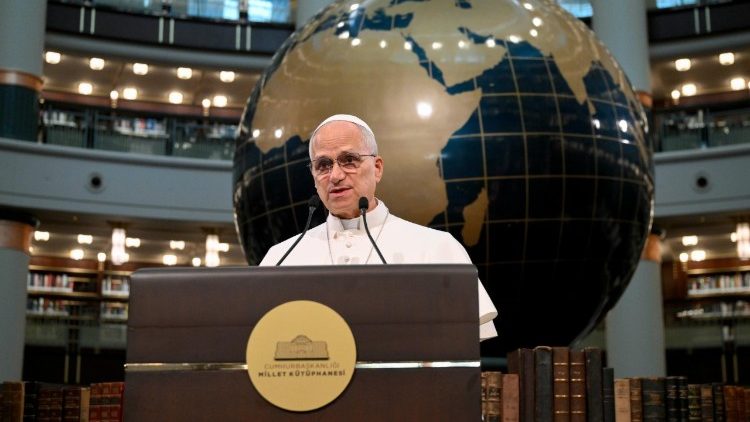pope-in-turkiye:-let-us-build-bridges-of-fraternity-and-peace