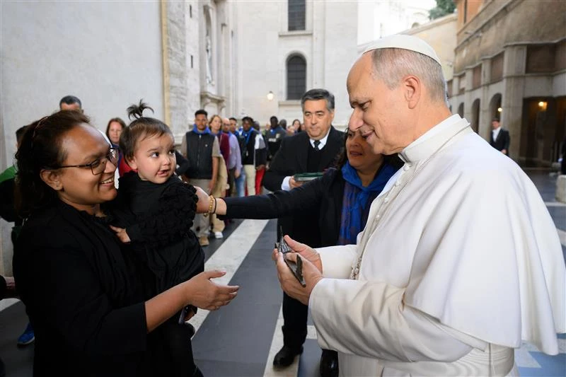 homeless-mother-given-'key'-to-new-apartment-by-pope-leo-xiv 