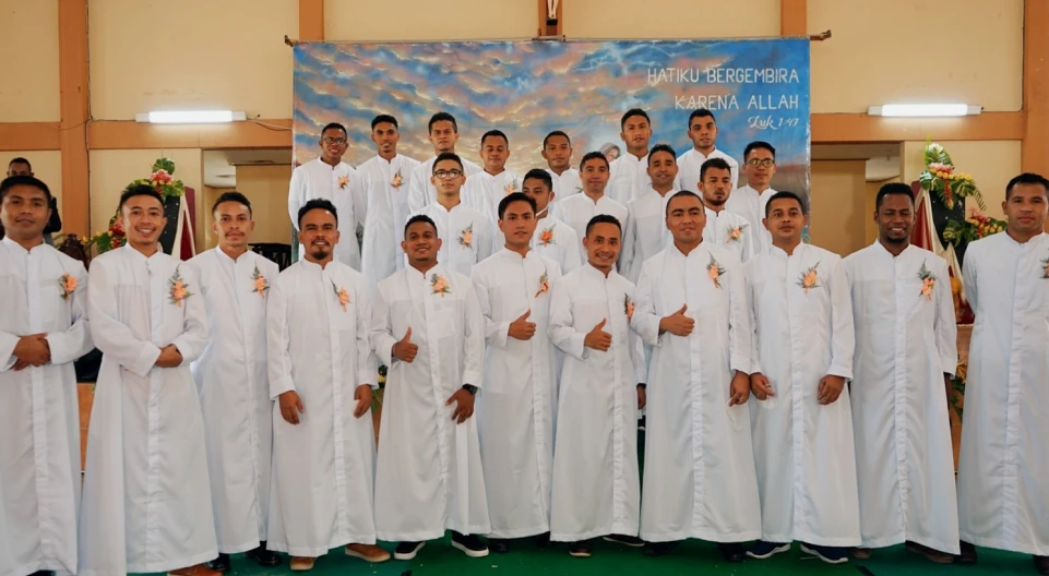 how-a-remote-island-in-indonesia-forms-hundreds-of-priests-for-the-world
