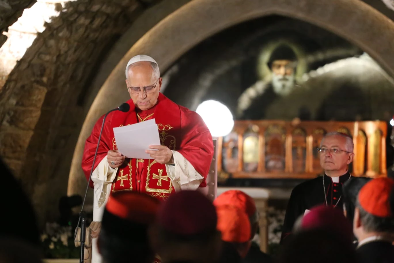 pope-leo-entrusts-lebanon-to-saint-charbel’s-intercession,-prays-at-his-tomb