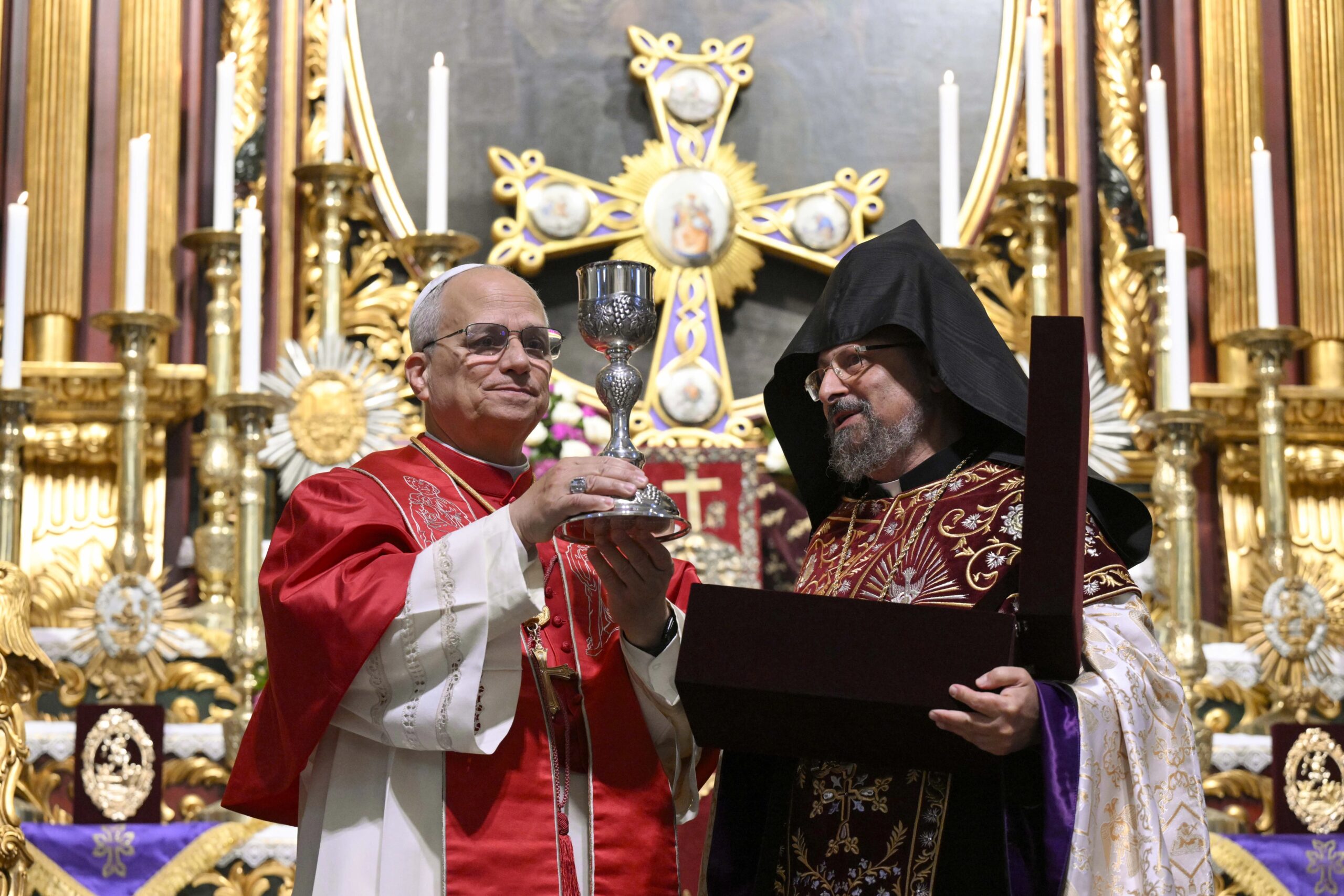 updated:-pope-leo-xiv-honors-‘courageous-christian-witness-of-the-armenian-people’-in-istanbul