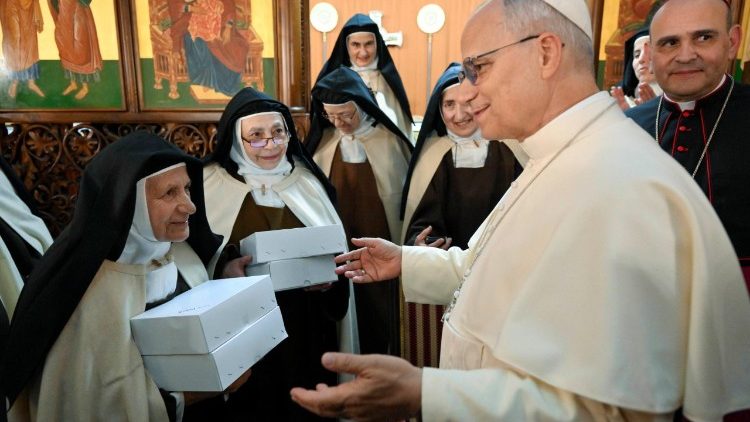 pope-leo-xiv-visits-carmelite-sisters-in-harissa,-lebanon
