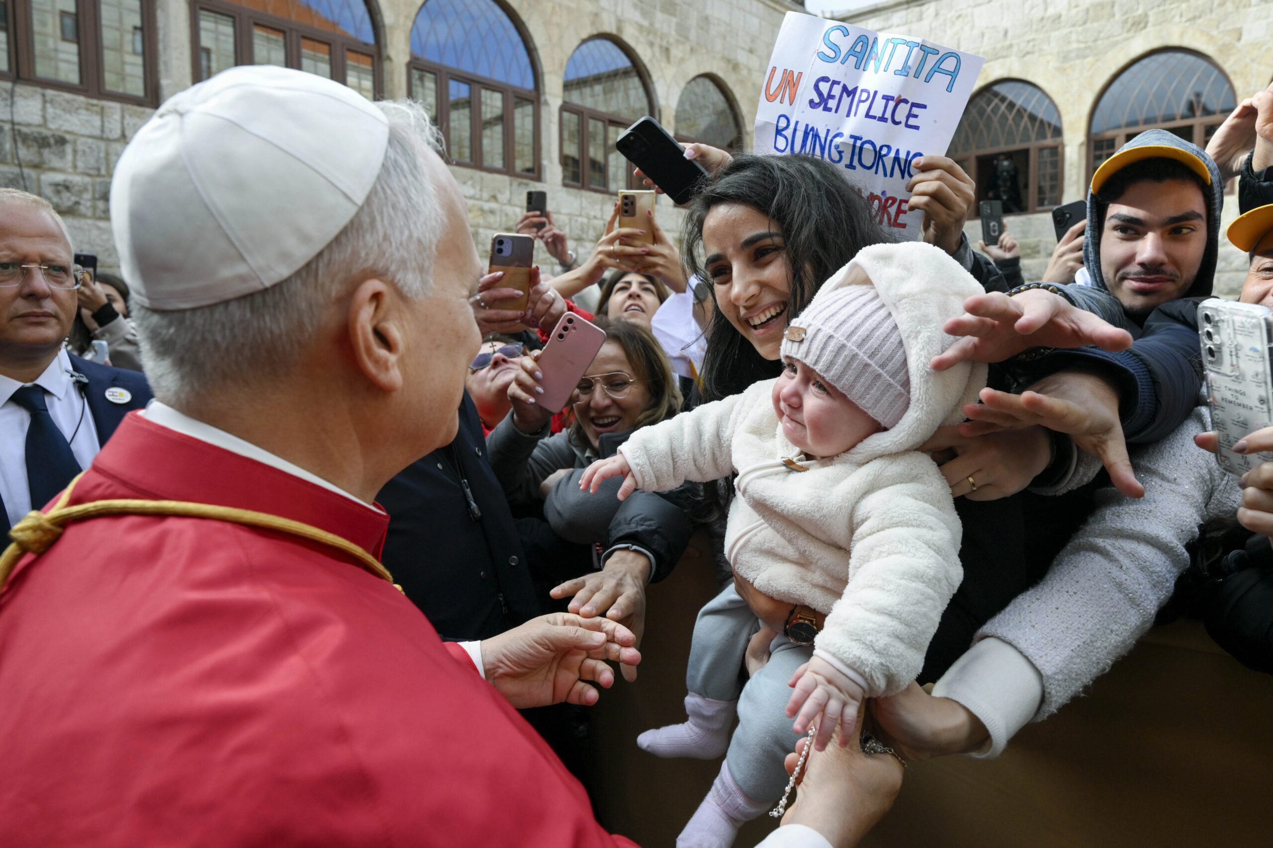 pope-leo-to-lebanese-youth:-love,-not-retaliation,-is-the-real-answer-to-evil