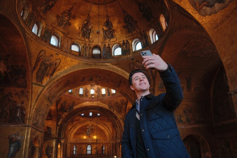 david-henrie-en-ewtn-studios-brengen-in-het-nieuwe-jaar-de-docuserie-‘seeking-beauty’-uit