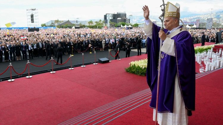 pope:-visit-to-turkiye-and-lebanon-teaches-that-peace-is-possible