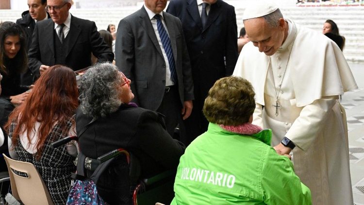 pope-leo-to-the-sick:-may-the-joy-of-christmas-accompany-you-all