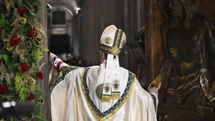 ‘god’s-heart-remains-open’,-says-cardinal-at-closing-of-holy-door