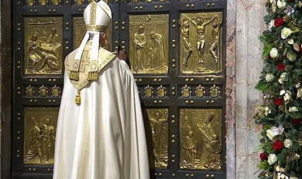 paus-leo-xiv-sluit-de-laatste-heilige-deur-en-daarmee-het-jubeljaar-2025