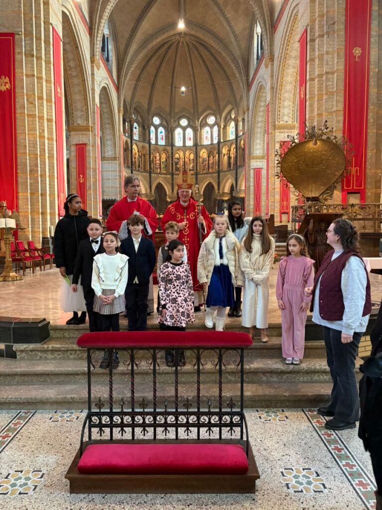 vormsel-in-de-kathedraal….