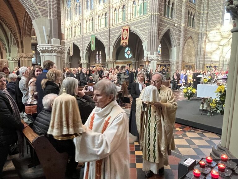 soms-is-het-niet-anders….-bij-het-sluiten-van-een-kerk…