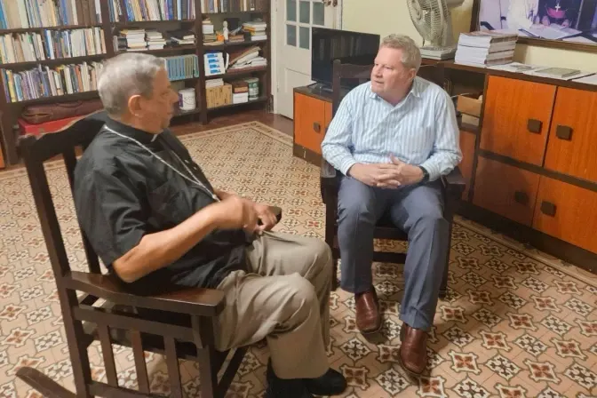 amerikaanse-diplomat-in-cuba-ontmoet-bisschoppen,-oppositiefiguren