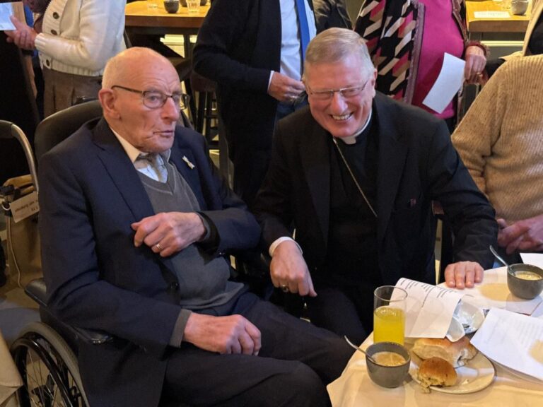 honderd-jaar,-tachtig-jaar-bij-het-koor