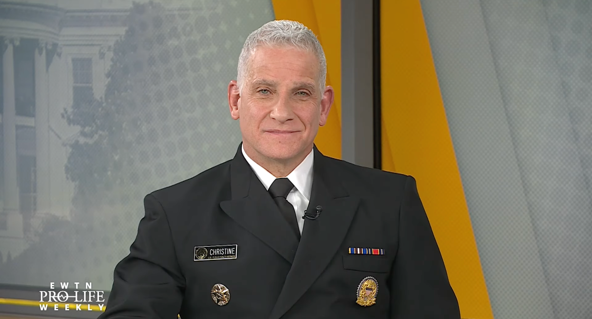 mijn-katholiek-geloof-begeleidt-me’:-hhs-assistent-secretaris-spreekt-over-beleid,-heiligen