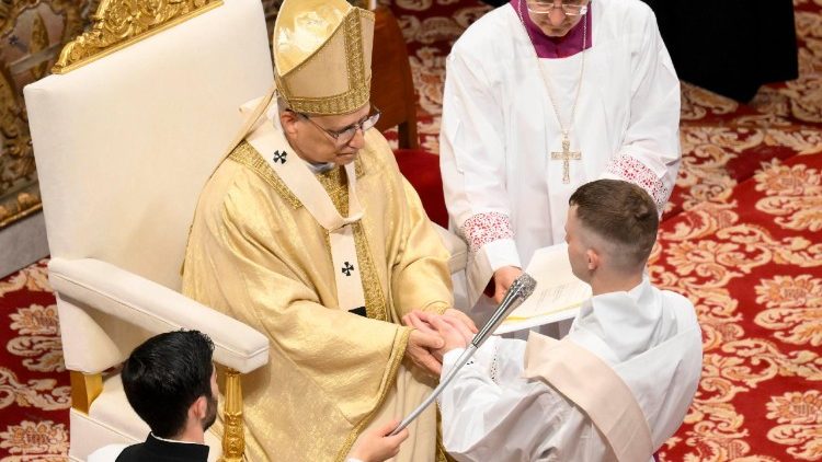 pope-to-spanish-priests:-‘be-holy-and-configure-yourselves-to-christ’