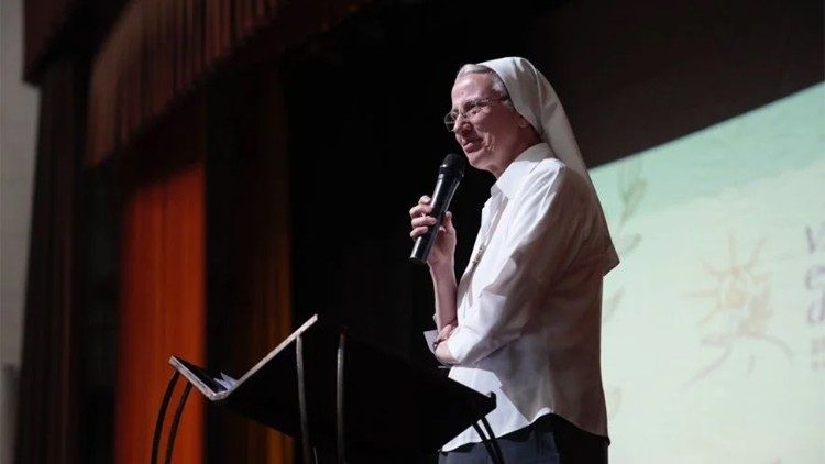 paus-benoemt-sr.-simona-brambilla-tot-lid-van-het-dicasterie-voor-bisschoppen