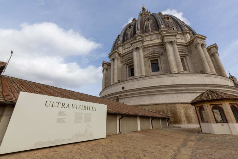 de-sint-pieterskerk-viert-400-jaar-met-nieuw-geopende-gebieden-en-digitale-toegang